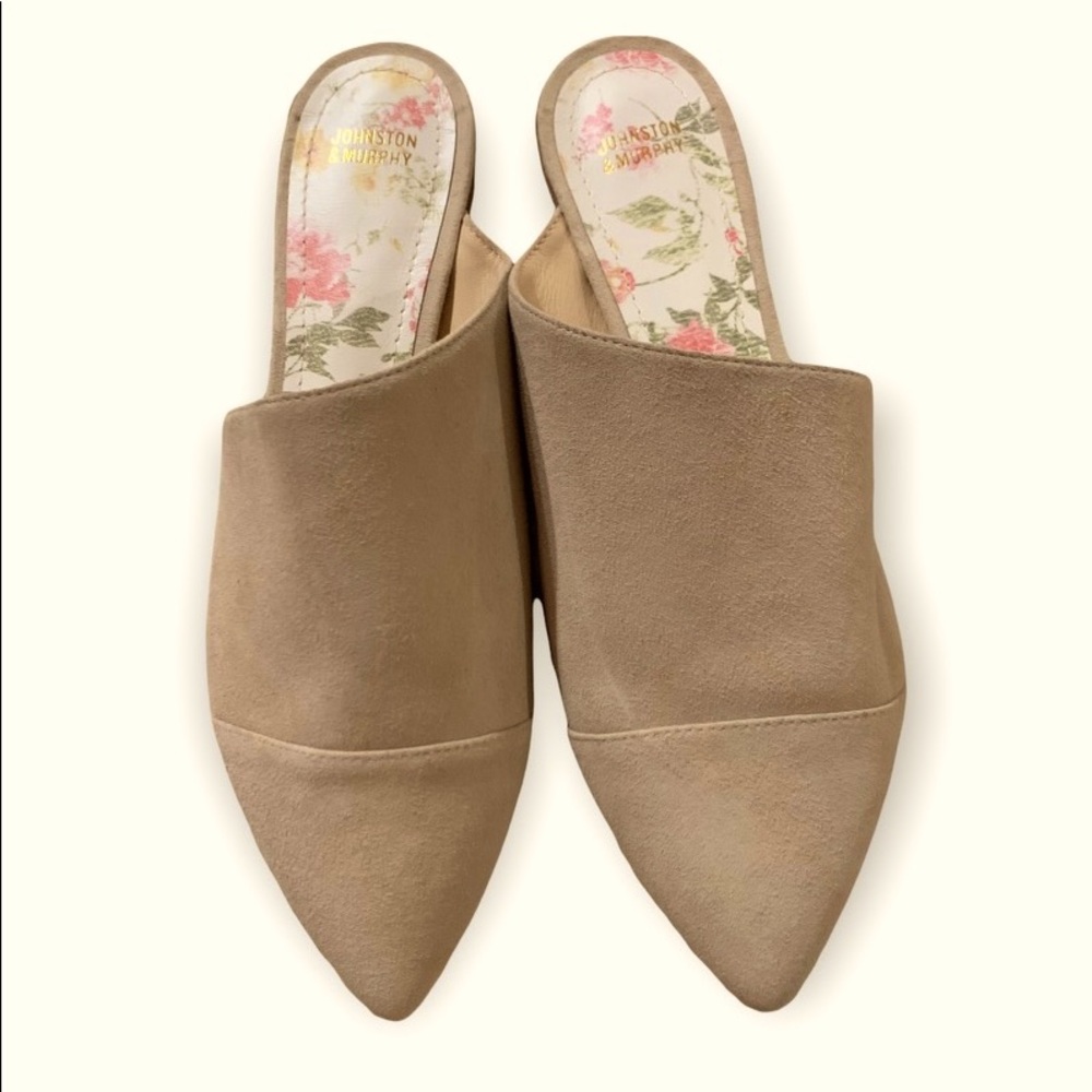 Johnston & Murphay size 9 tan suede flat mule